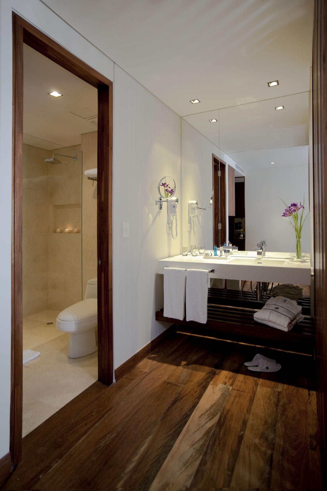 Hotel Estelar Parque de la 93 Bogota Bagian luar foto Bathroom