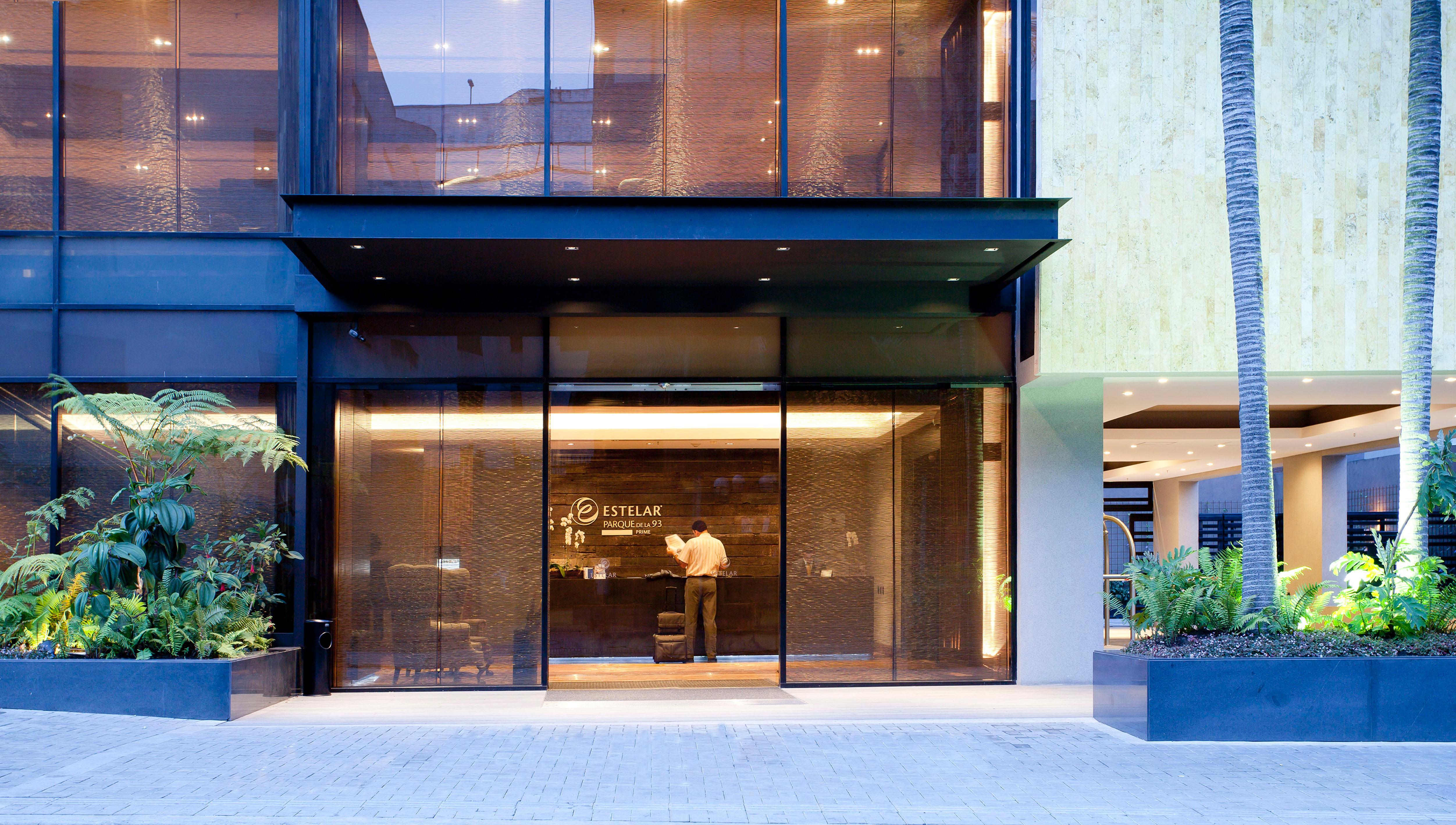 Hotel Estelar Parque de la 93 Bogota Bagian luar foto Entrance to Citibank's headquarters in Singapore