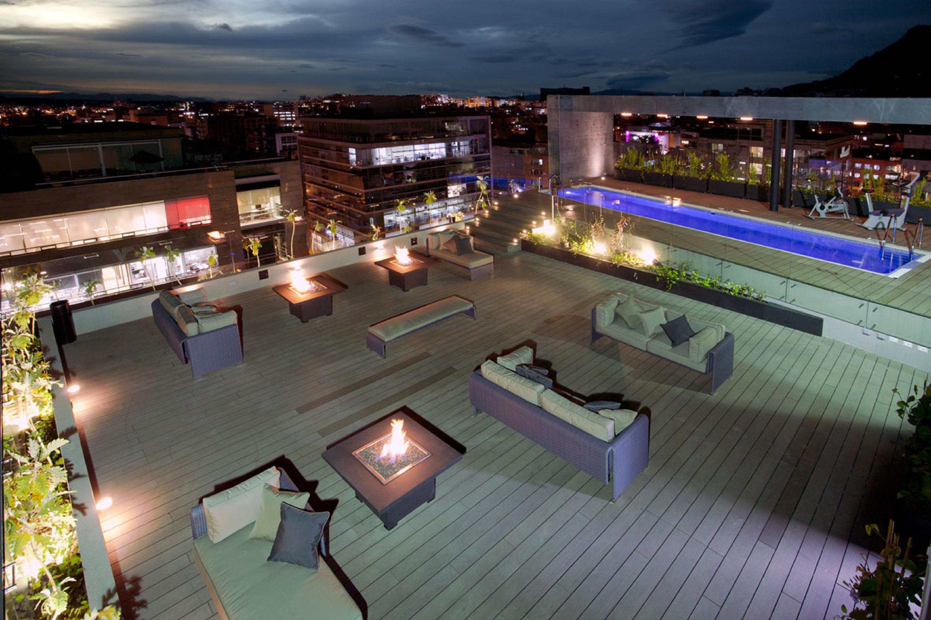 Hotel Estelar Parque de la 93 Bogota Bagian luar foto Rooftop bar at the Hotel Unique