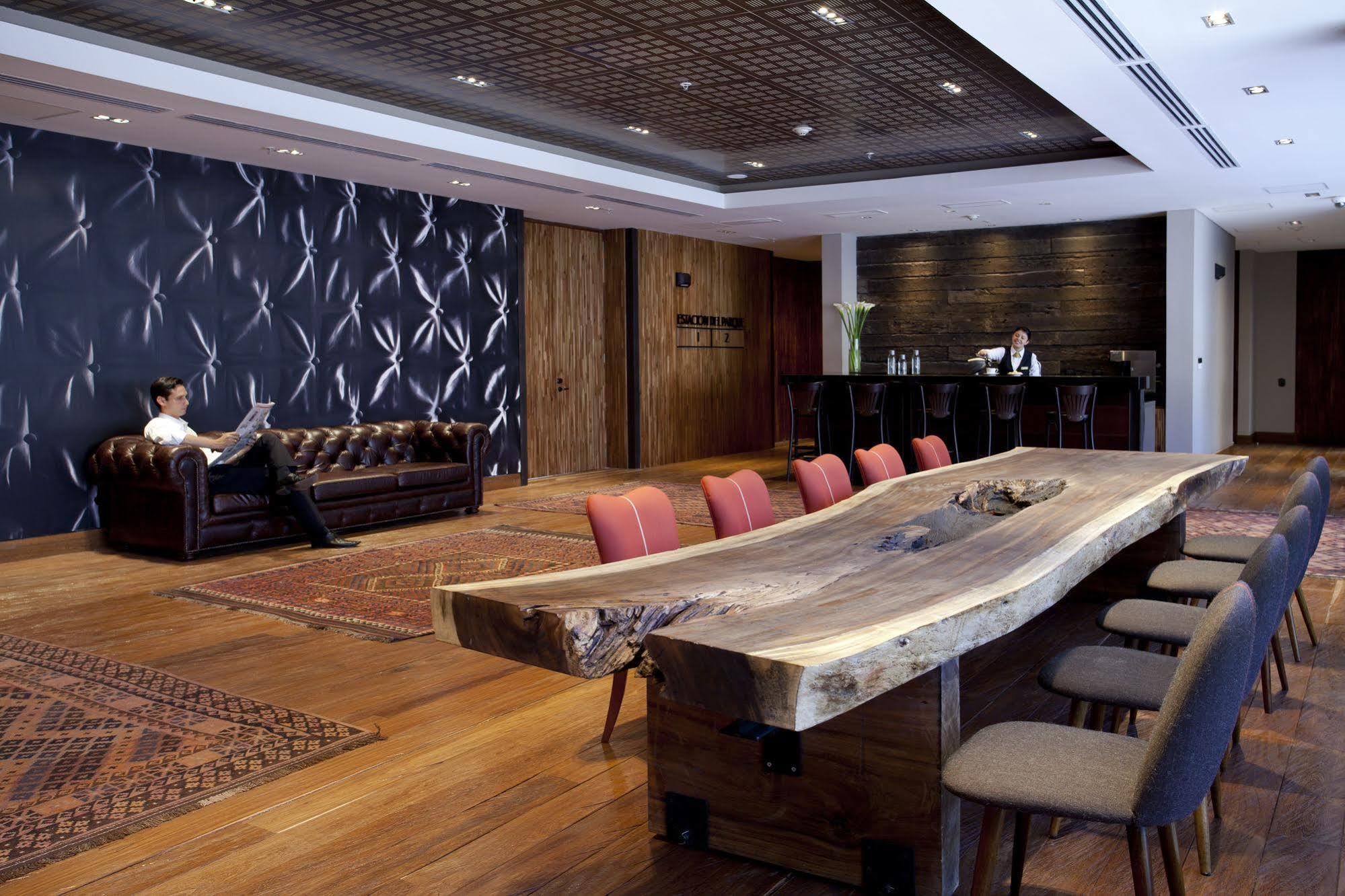Hotel Estelar Parque de la 93 Bogota Bagian luar foto The private lounge at KLIA