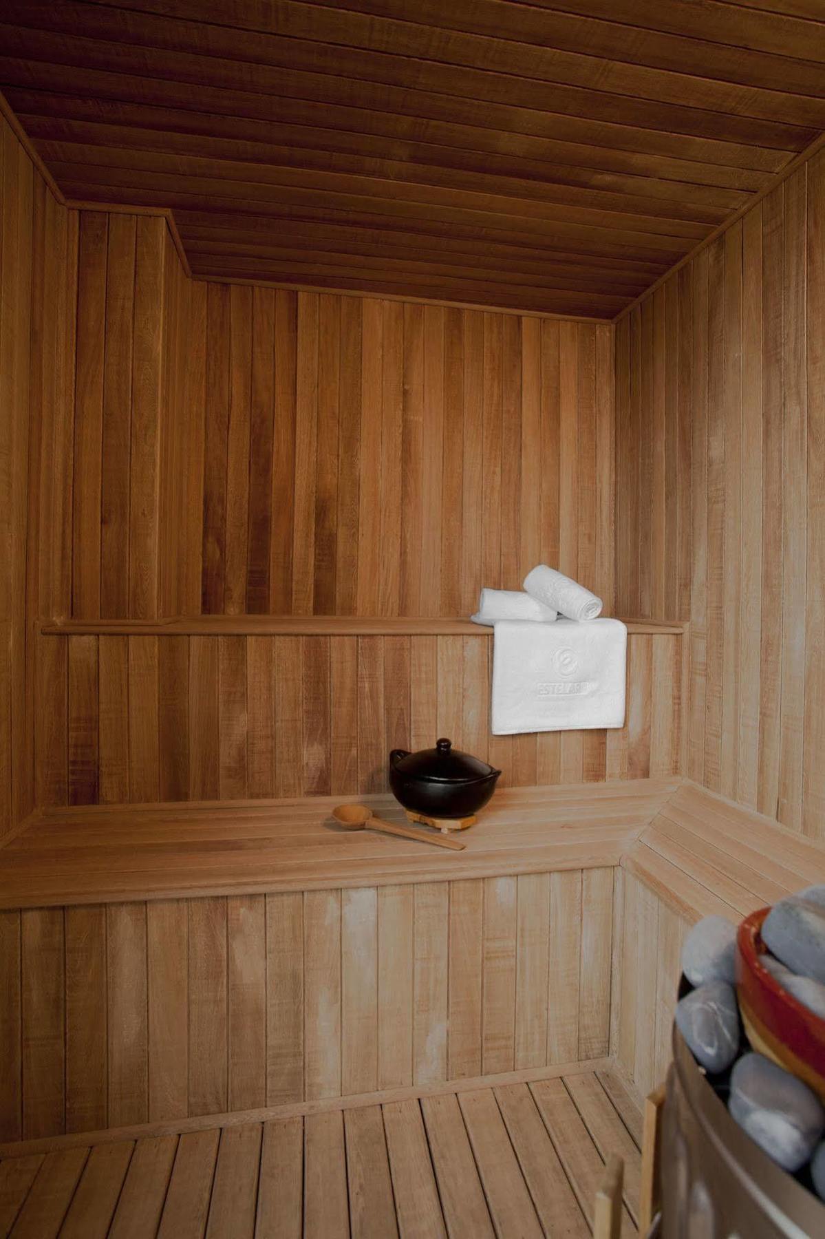 Hotel Estelar Parque de la 93 Bogota Bagian luar foto A traditional Finnish sauna