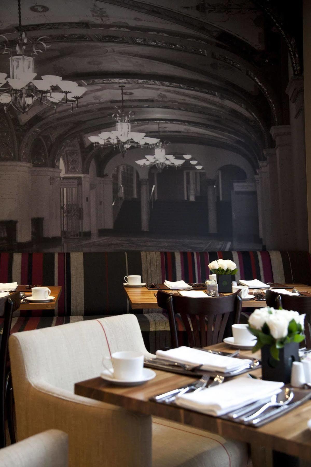 Hotel Estelar Parque de la 93 Bogota Bagian luar foto Interior of the restaurant